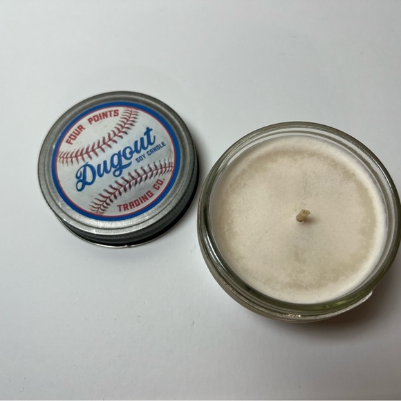 NEW Four Points Trading Company Dugout Dirt 4oz Soy Candle with Baseball Design - Picture 2 of 4